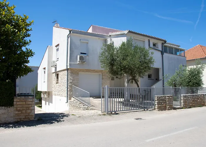 Pepi Apartments 2
